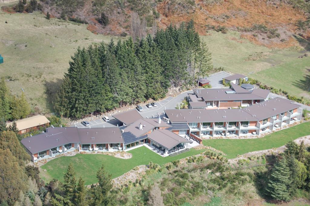 Braemar Lodge And Spa Hanmer Springs Exterior photo Aerial view of the lodge